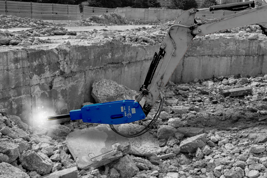 油圧ブレーカトップマウント現場写真